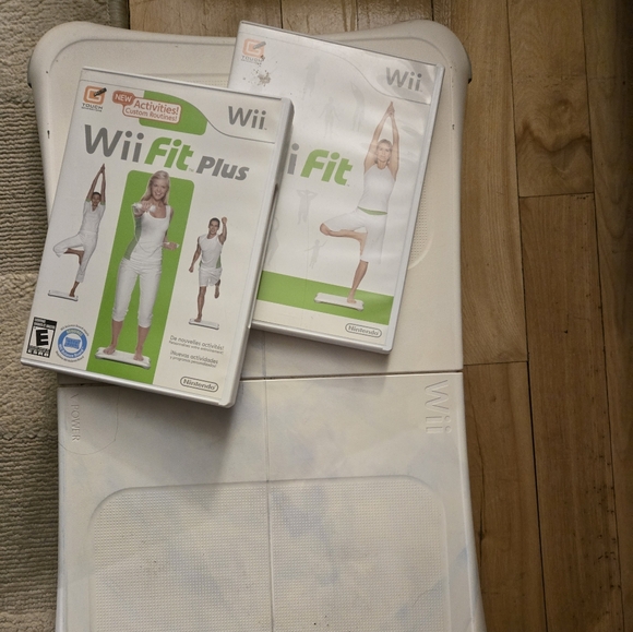 💢SOLD💢  Wii Bundle: Wii Fit, Wii Fit Plus, and board - Picture 1 of 2